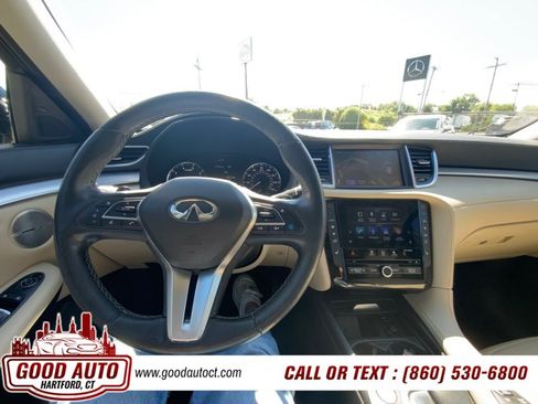 Used 2019 INFINITI QX50 Essential w/ Proactive Package AWD/4WD image 17