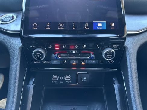 Used 2023 Jeep Grand Cherokee Overland w/ Luxury Tech Group IV image 36