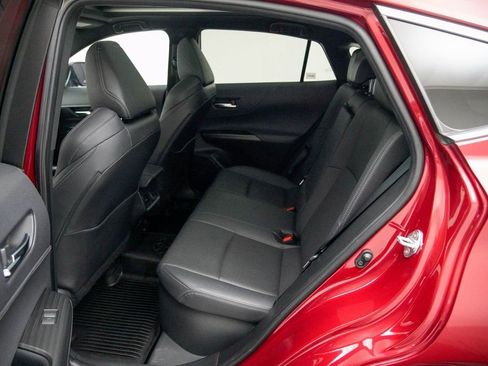 Used 2024 Toyota Venza Limited image 24