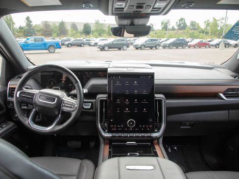 Used 2025 GMC Yukon Denali w/ Denali Reserve Package AWD/4WD image 19