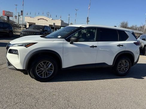 Used 2023 Nissan Rogue S image 3