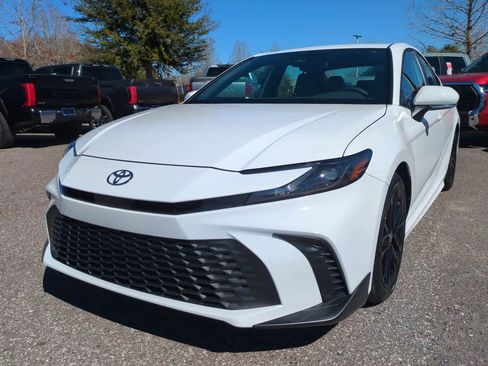 Certified 2026 Toyota Camry SE image 2