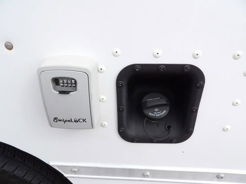 Used 2022 Ford E-450 and Econoline 450 Super Duty image 37