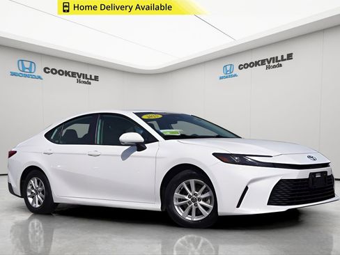 Used 2025 Toyota Camry LE FWD image 1