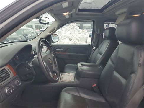 Used 2014 Chevrolet Tahoe LTZ image 18