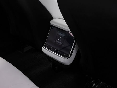 Used 2023 Tesla Model S image 33