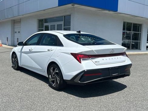 Used 2024 Hyundai Elantra SEL w/ Convenience Package image 5