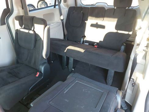 Used 2014 Dodge Grand Caravan SXT w/ Rear Park Assist Package image 16