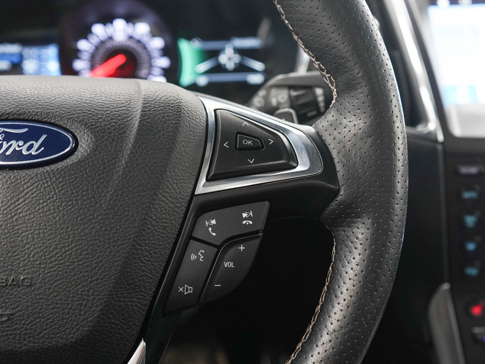 Used 2019 Ford Edge ST w/ Convenience Package AWD/4WD image 27