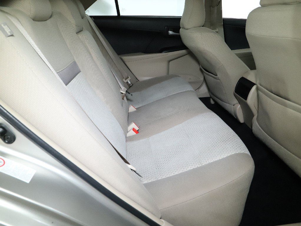 Used 2014 Toyota Camry LE FWD image 34