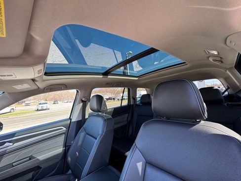 Used 2023 Volkswagen Atlas SE w/ Panoramic Sunroof Package image 34