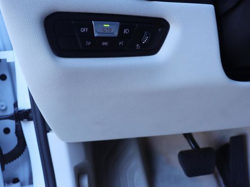 Used 2020 BMW 840i Convertible w/ Driving Assistance Package 2 image 29