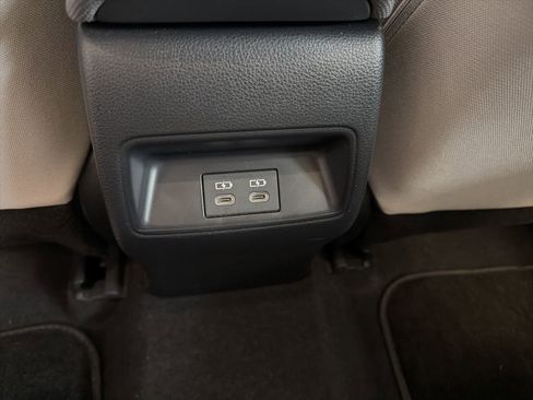 Used 2025 Toyota Corolla LE FWD image 13