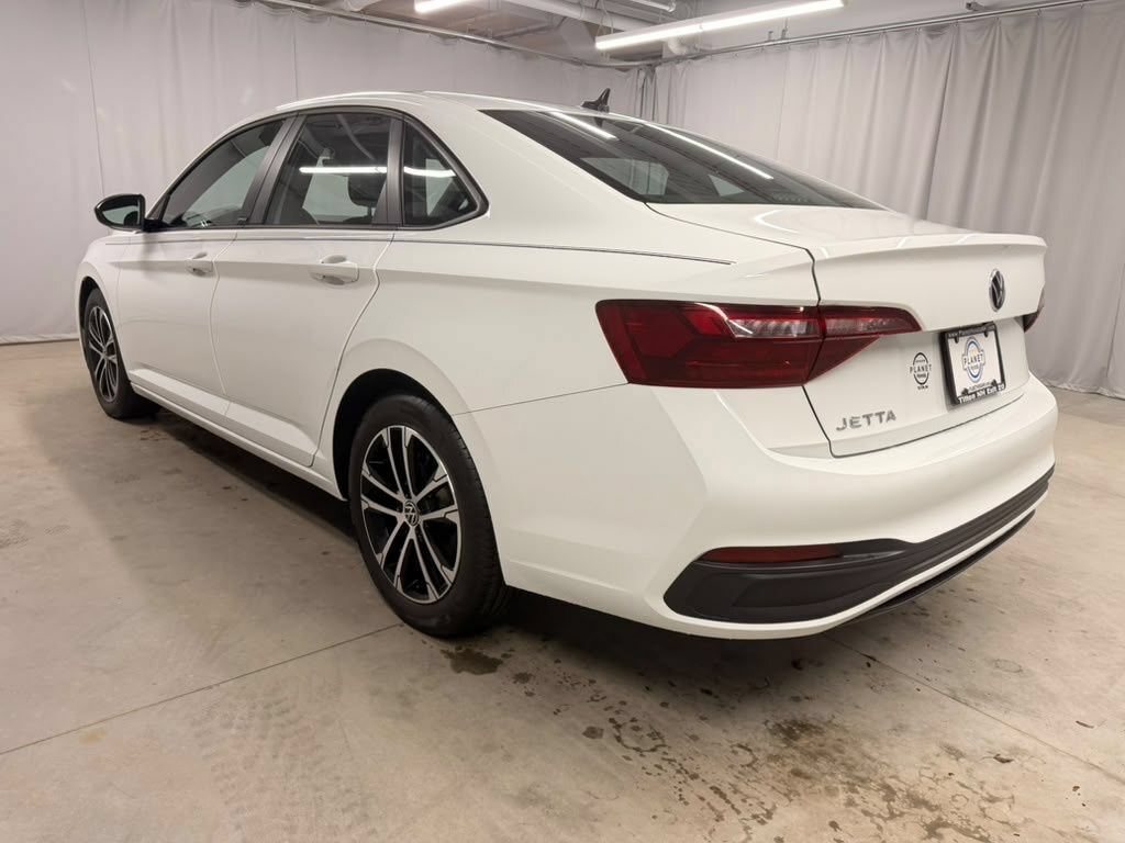 Used 2023 Volkswagen Jetta Sport FWD image 11