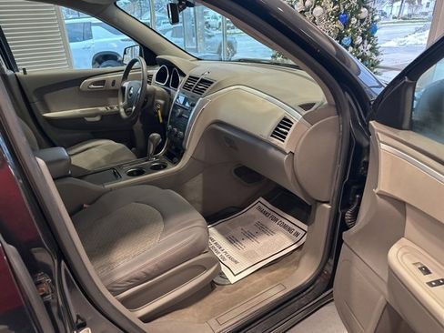 Used 2011 Chevrolet Traverse LT w/ Personal Connectivity Package image 15