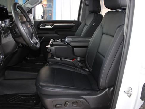 Used 2025 Chevrolet Silverado 2500 LT AWD/4WD image 21