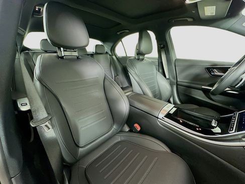 Certified 2025 Mercedes-Benz C 300 4MATIC Sedan image 37