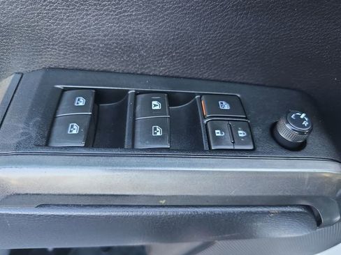 Used 2020 Toyota Tacoma SR5 image 28