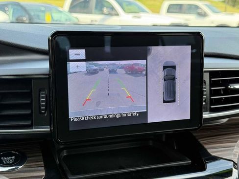 Used 2023 Ford Explorer Limited image 23