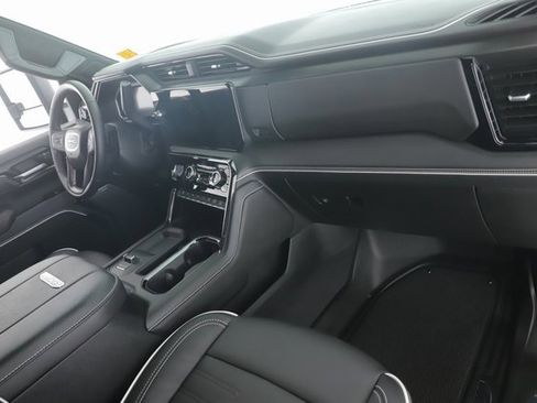 Used 2026 GMC Sierra 2500 AT4X image 33