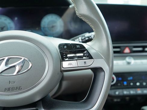 Used 2023 Hyundai Elantra SEL w/ Convenience Package image 26