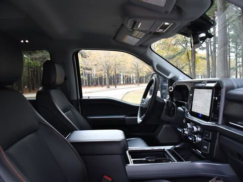 Used 2025 Ford F250 Lariat w/ FX4 Off-Road Package image 22