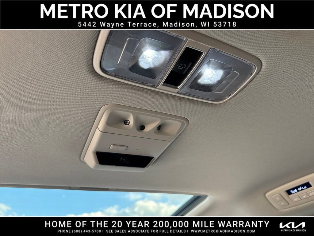 Used 2024 Kia Carnival SX Prestige FWD image 40