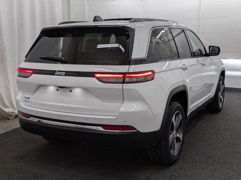 Used 2023 Jeep Grand Cherokee 4WD 4xe image 2