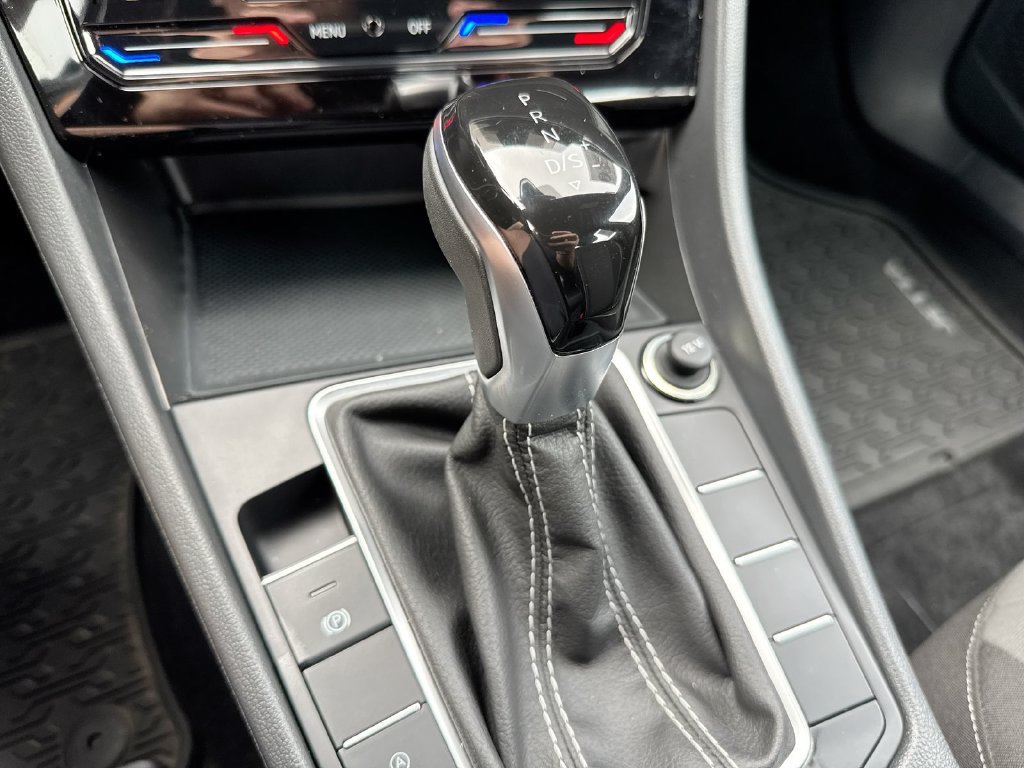 Used 2025 Volkswagen Jetta Sport FWD image 16