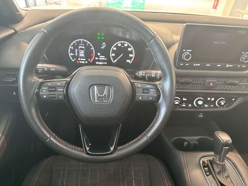 Used 2024 Honda HR-V Sport image 11