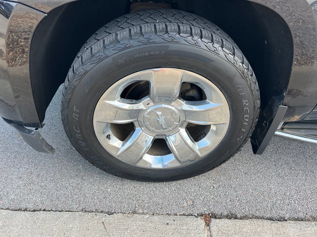 Used 2015 Chevrolet Tahoe LTZ AWD/4WD image 12