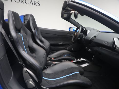 Used 2017 Ferrari 488 Spider RWD image 17