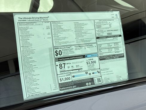 Used 2026 BMW i7 xDrive60 w/ Executive Package RWD image 29