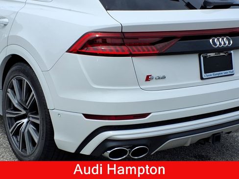 Used 2023 Audi SQ8 Prestige AWD/4WD image 10