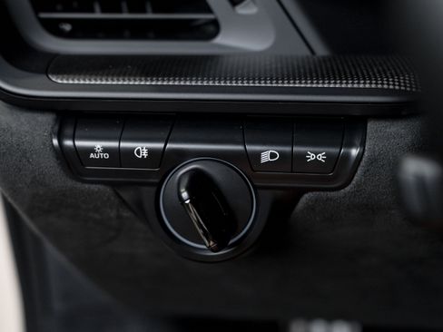 Used 2024 Porsche 911 Dakar image 64