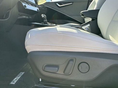 New 2025 Kia Niro EX image 15