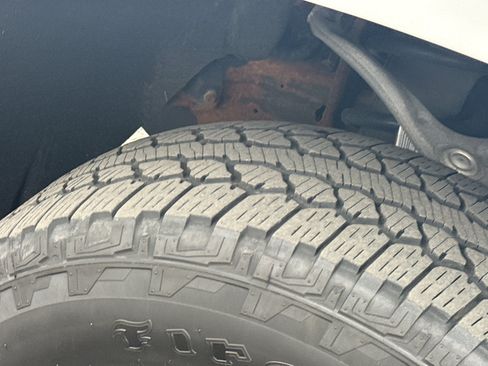 Used 2019 Chevrolet Silverado 1500 LT Trail Boss image 11