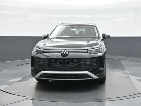 New 2026 Volkswagen Tiguan SE AWD/4WD image 2
