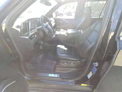 Used 2023 Cadillac Escalade Luxury image 3