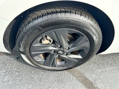Used 2023 Hyundai Elantra SEL w/ Cargo Package image 25