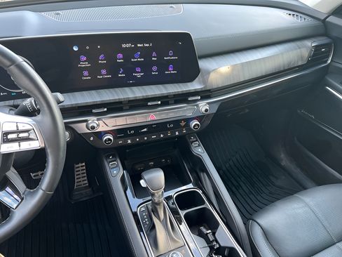 Used 2025 Kia Telluride SX w/ SX Captain's Chair Package AWD/4WD image 24