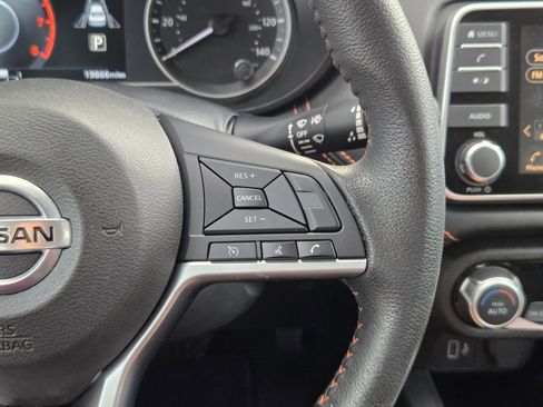 Used 2022 Nissan Versa SR w/ Electronics Package image 23