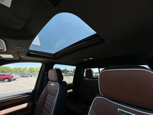 New 2026 GMC Sierra 3500 Denali Ultimate AWD/4WD image 19