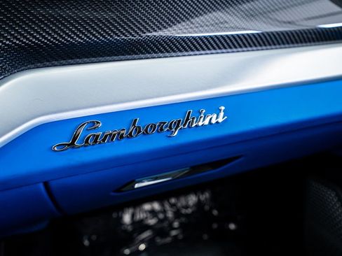 Used 2020 Lamborghini Urus image 61