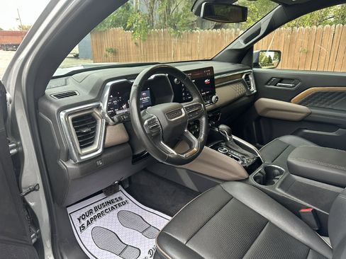 Used 2024 GMC Canyon Denali image 19