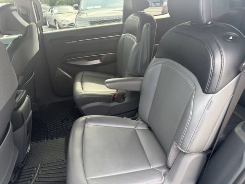 Used 2024 Kia EV9 Light Long Range RWD image 20