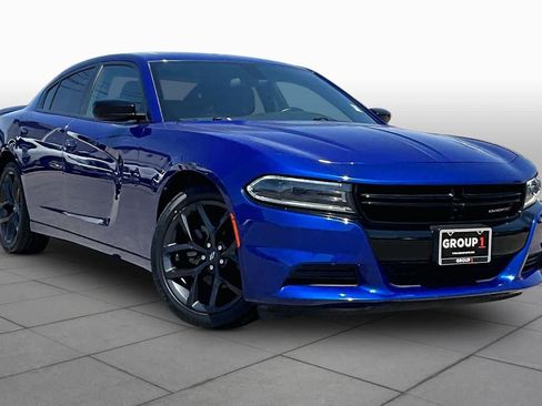 Used 2022 Dodge Charger SXT w/ Blacktop Package RWD image 3