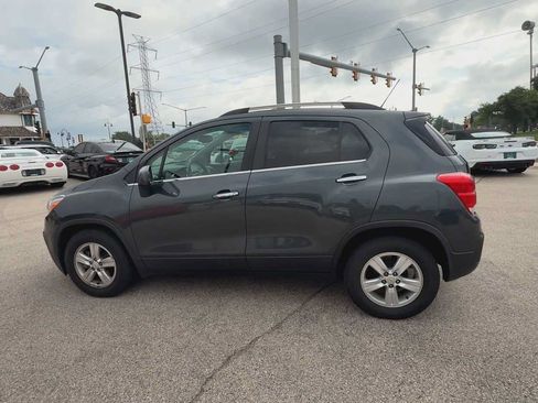 Certified 2018 Chevrolet Trax LT w/ LT Convenience Package FWD image 5