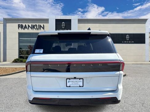 New 2026 Lincoln Navigator L Reserve w/ Jet Appearance Package AWD/4WD image 6