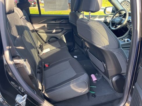 New 2025 Jeep Grand Cherokee Laredo X image 13